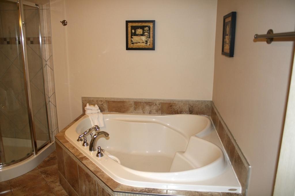 Relais St-Denis Hotel Saint-Sauveur-des-Monts Quarto foto