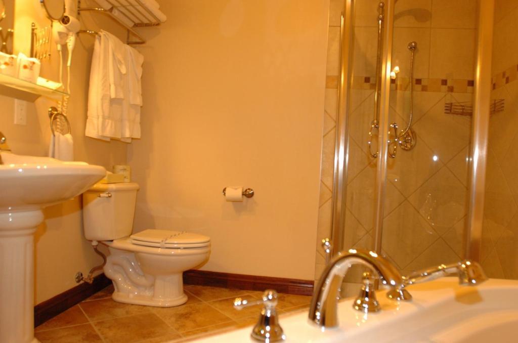 Relais St-Denis Hotel Saint-Sauveur-des-Monts Quarto foto