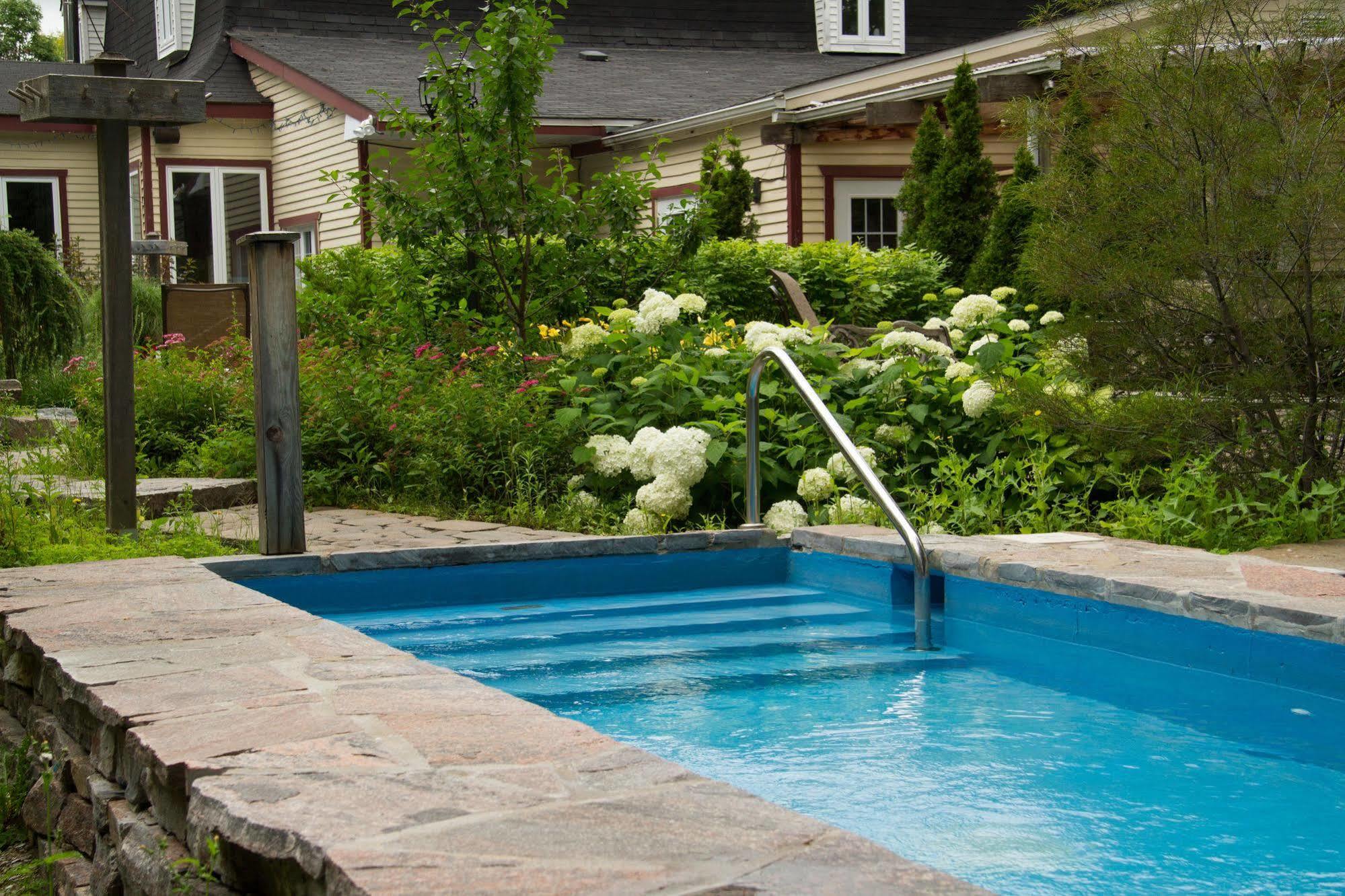 Relais St-Denis Hotel Saint-Sauveur-des-Monts Exterior foto